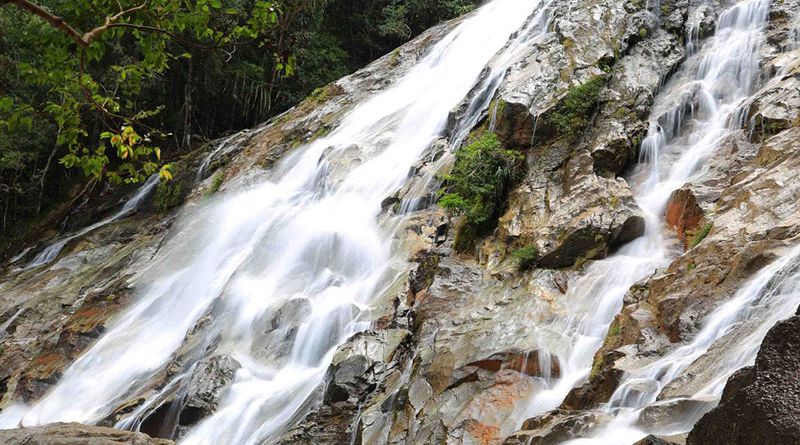 น้ำตกไพรวัลย์