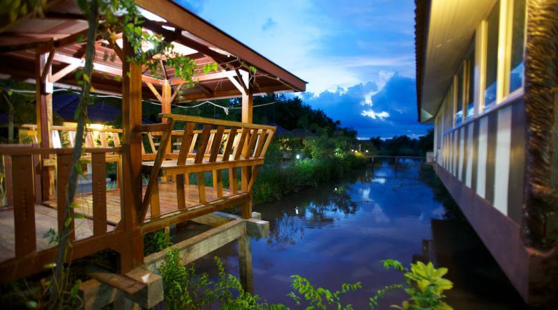 บ้านพักชมจันทร์ รีสอร์ท