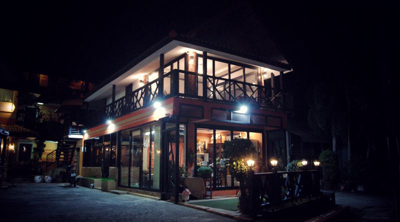 โรงแรม ฮอลิเดย์