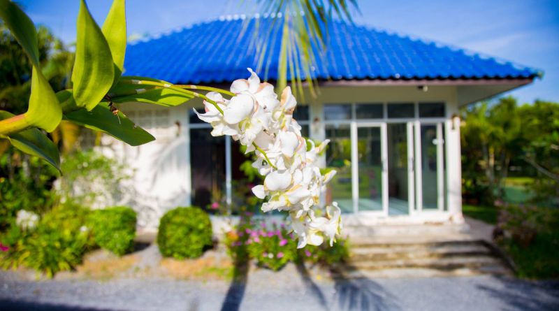 โรงแรม ตะวันฉาย