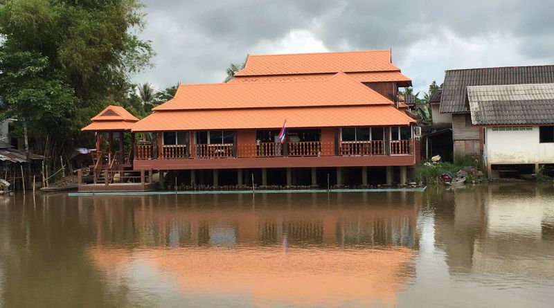 เรือนไทย โฮมสเตย์