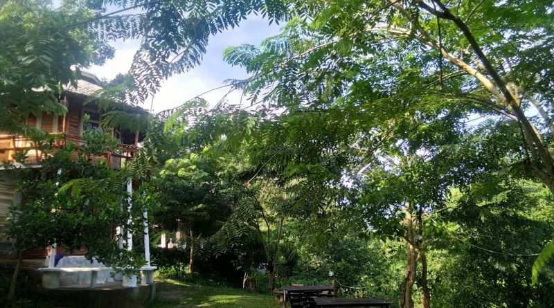 ร้านอาหาร ลานริมธาร