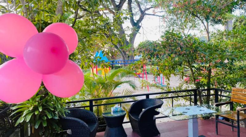 พบปะคาเฟ่