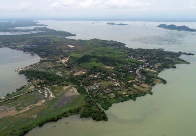 กรวดหิน รักษ์ ดินเล